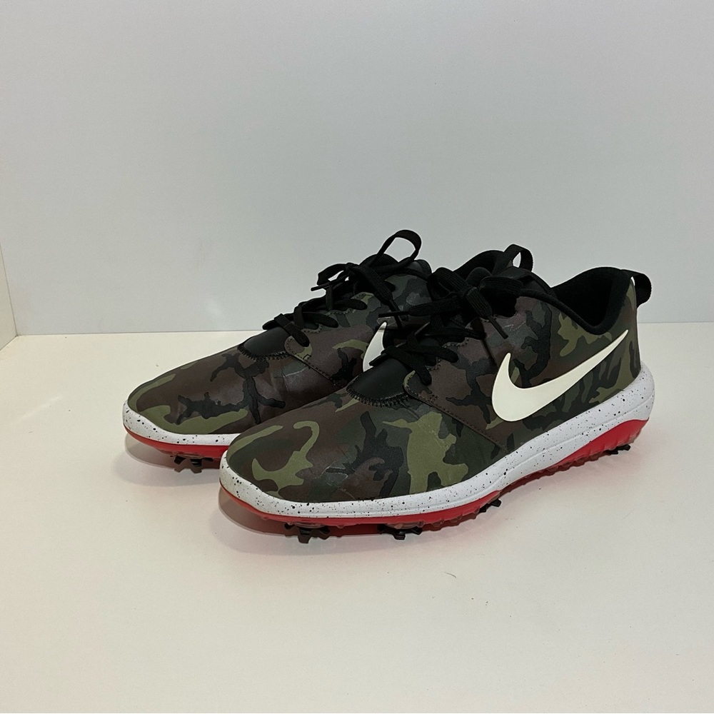 Nike Camo Golf shoes USED size 12.